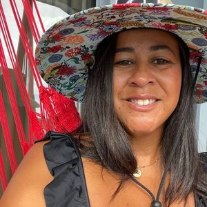 Meet your Posher, Aida